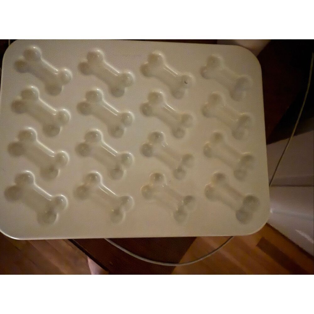 Nordic Ware Puppy Love Treat Pan